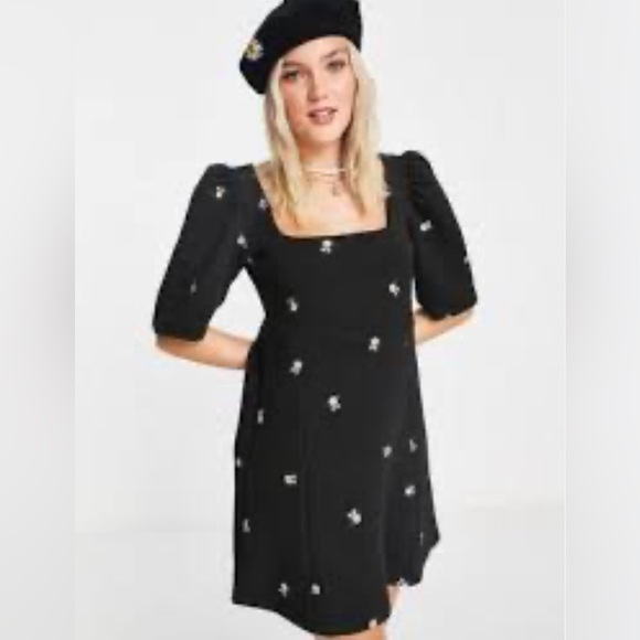 ASOS NWT Black Quilted Mini 90s Dress Babydoll w Ditsy Floral Embroidery Size 2 - Picture 4 of 9